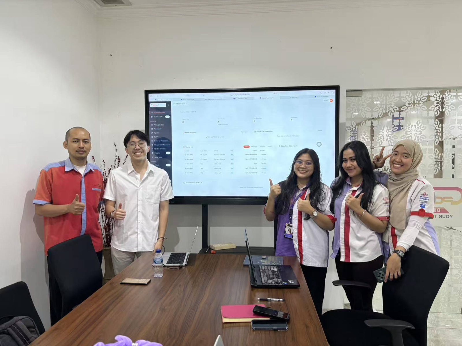 Field-testing session on the Powerline system with the client team
